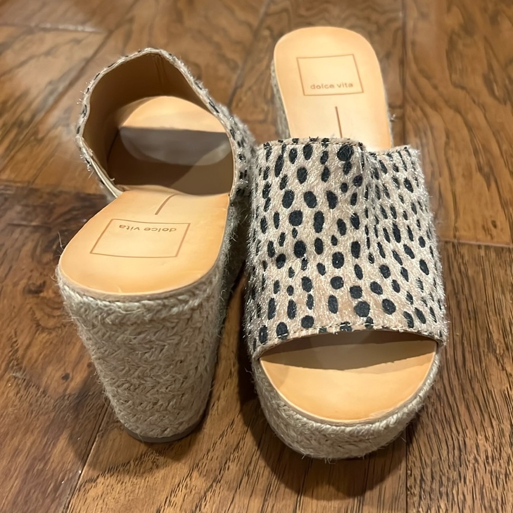 Feaux fur light weight platform wedges